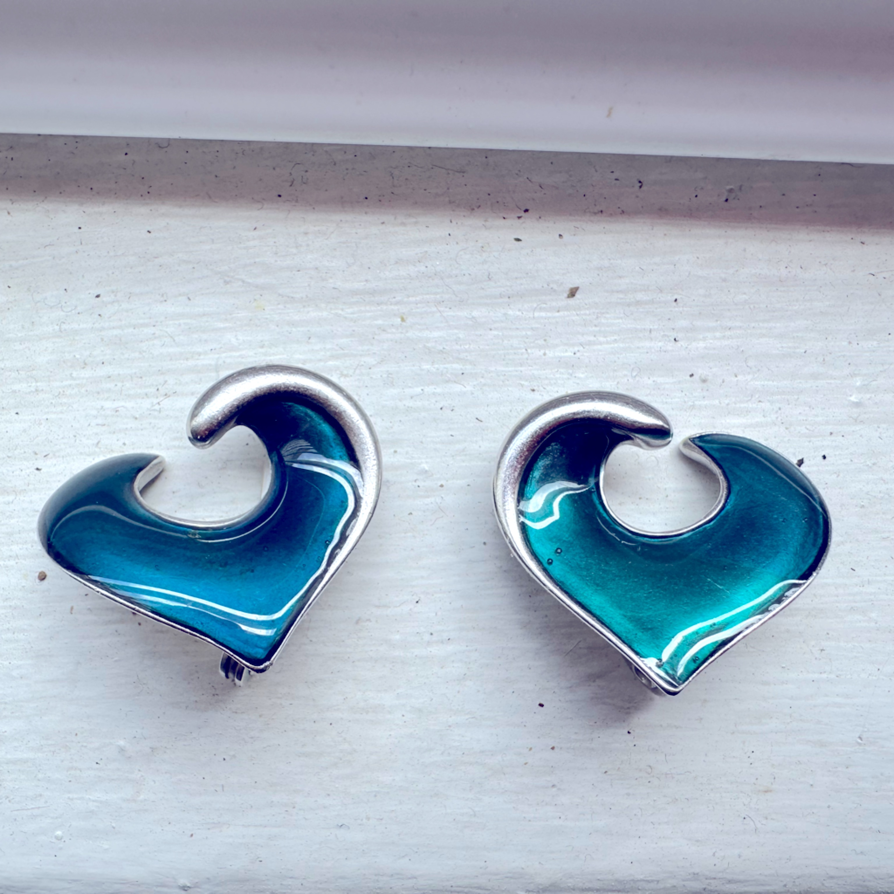 Gorgeous Vintage Ysl Blue Enamel Silver-Tone Heart-Shaped Earrings 288$